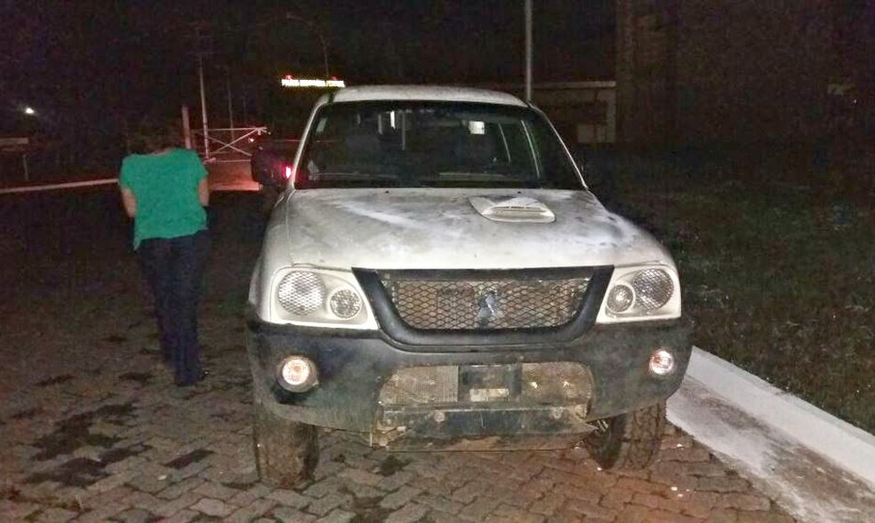 Carros foram transportados durante o período da madrugada de Humaitá para Porto Velho (Foto: Divulgação/ICMBio)