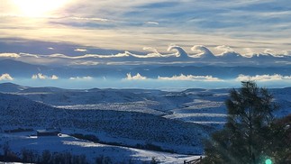 Nuvens em formato de ondas são vistas na Montanha Bighorn, nos EUA — Foto: Reprodução/Facebook