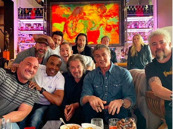 Sylvester Stallone com amigos como Al Pacino, Arnold Schwarzenegger e outros em uma noite de diversão na casa do intérprete de Rocky Balboa (Foto: Instagram)