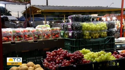 Uvas são um dos itens mais procurados para enfeitar a mesa da ceia do Réveillon