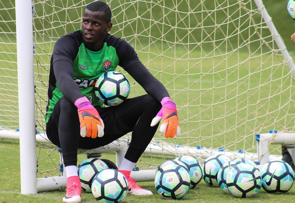 Apos Falha Contra O Guarani Goleiro Caique E Afastado Dos Jogos Do Vitoria Vitoria Ge