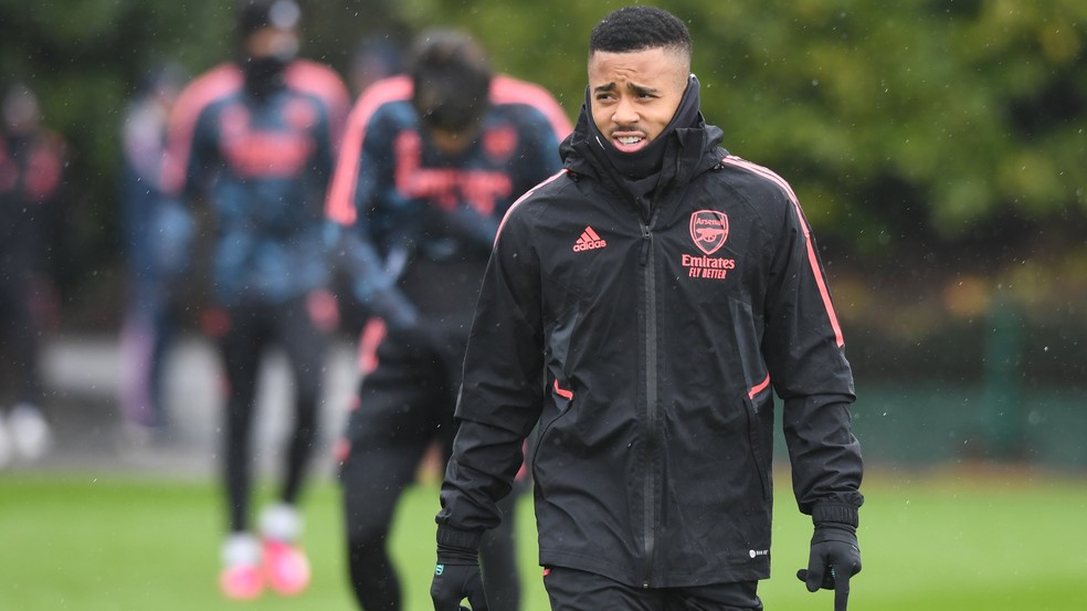 Gabriel Jesus volta a treinar no Arsenal após lesão no joelho — Foto: Divulgação