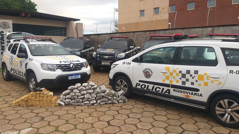 Equipes de Marília e Lins (SP) da Polícia Rodoviária prenderam quatro e apreenderam drogas em Guarantã (SP) — Foto: Polícia Rodoviária/Divulgação