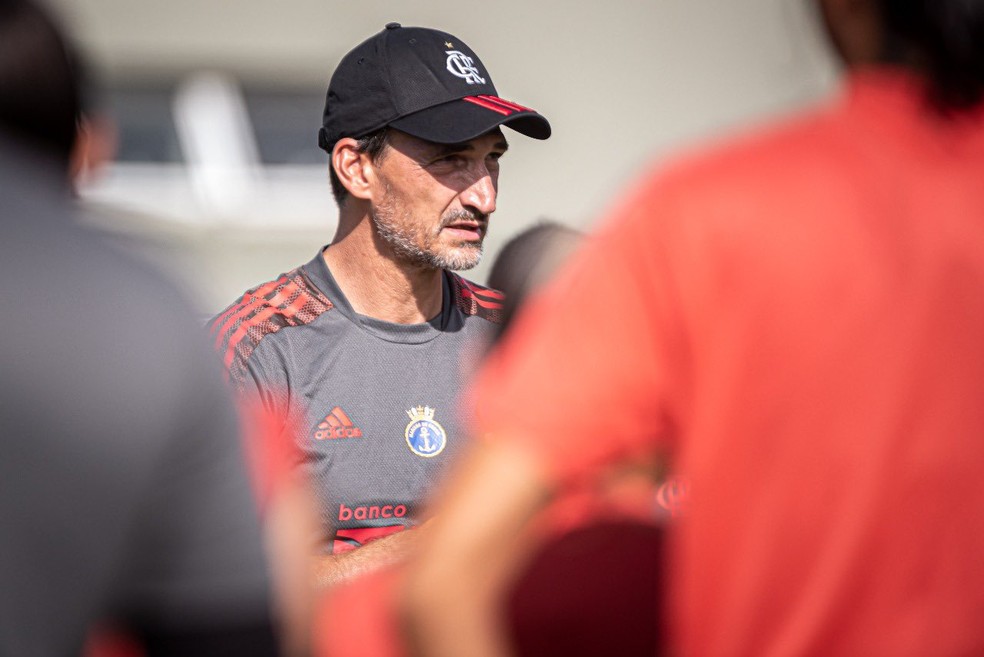 Luis Andrade, técnico do time feminino do Flamengo  — Foto: Paula Reis/Flamengo