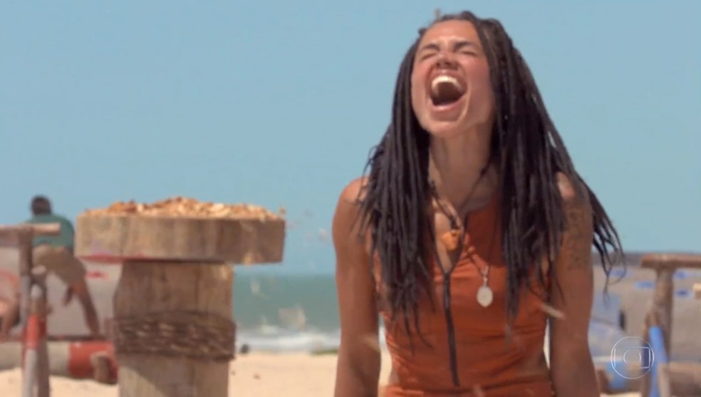 Paula Amorim durante uma das provas da Final do 'No Limite' — Foto: Globo