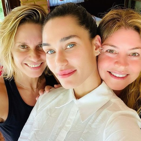 Rhay Polster com a amiga Paula Burlamaqui e com sua empresária, Naná Karabachian (Foto: Reprodução/Instagram)