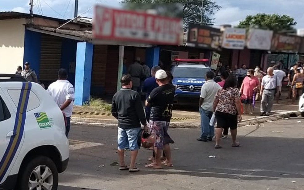 Local onde mulher foi morta a facadas em Goiânia, Goiás — Foto: José Washington/TV Anhanguera