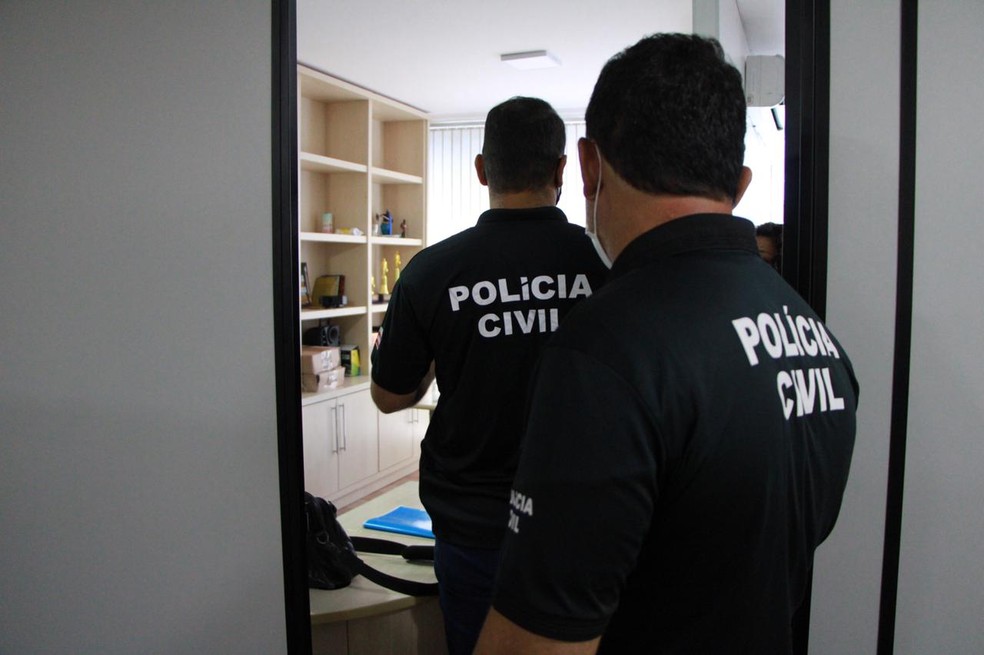 Operação Black Fraude: Trio é preso por usar empresa falsa para oferecer serviços de consórcio e financiamento de imóveis — Foto: Haeckel Dias/Polícia Civil da Bahia
