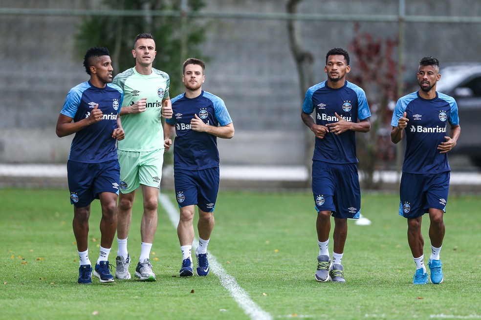 Grupo do Grêmio treina no Rio após eliminação (Foto: Lucas Uebel/Grêmio)