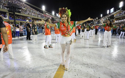 Leona Cavalli no desfile da Grande Rio