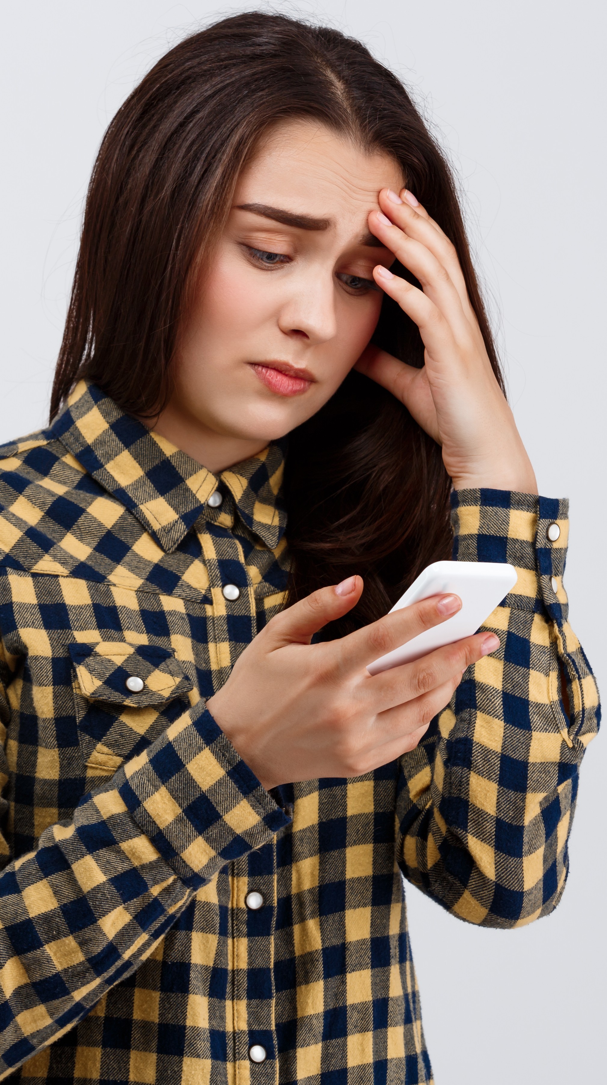 Você comete esses 7 erros no celular? Eles podem te custar caro!