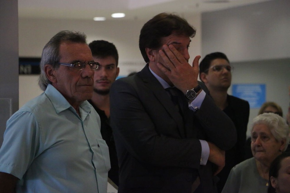 Campeões do mundo em 1983, Baidek e Mazzaropi se despedem do ex-presidente (Foto: Eduardo Deconto)