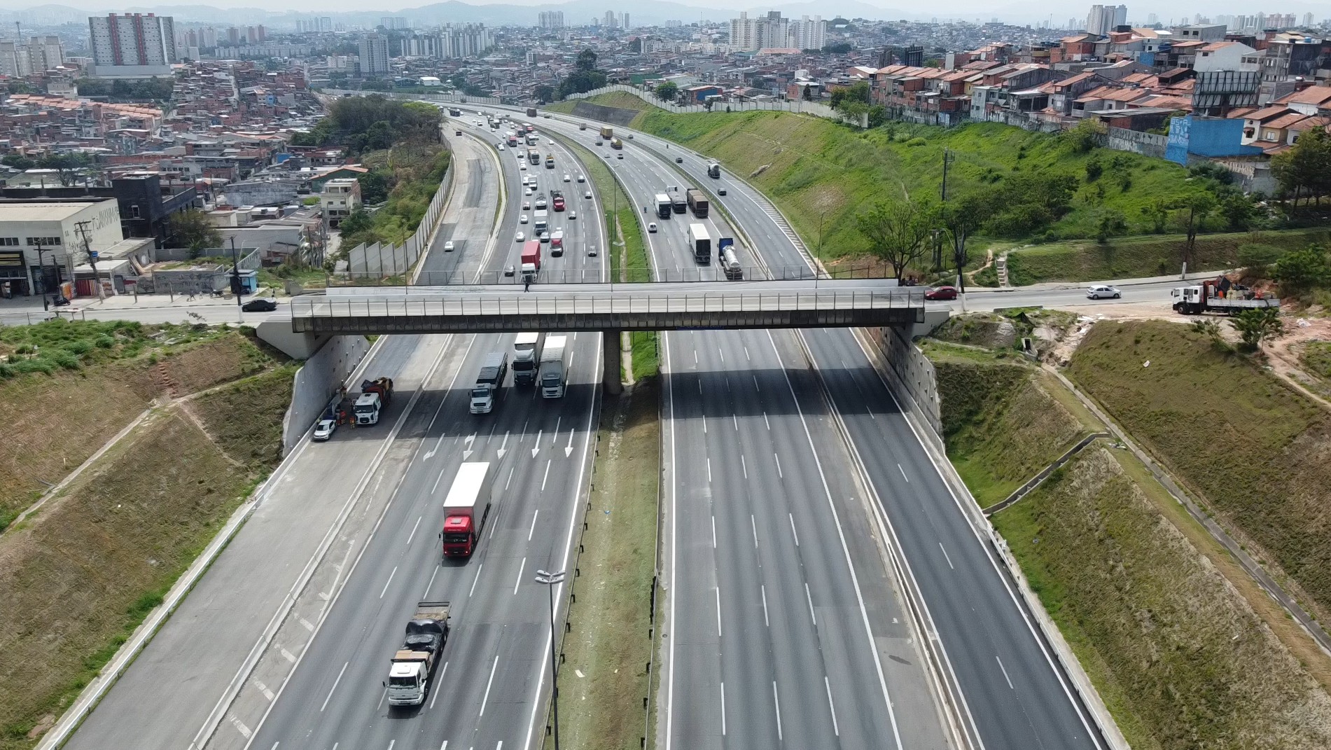 Após forte chuva, Rodoanel adia inauguração das novas pistas sentido litoral na Grande SP; vias devem ser liberadas nesta segunda