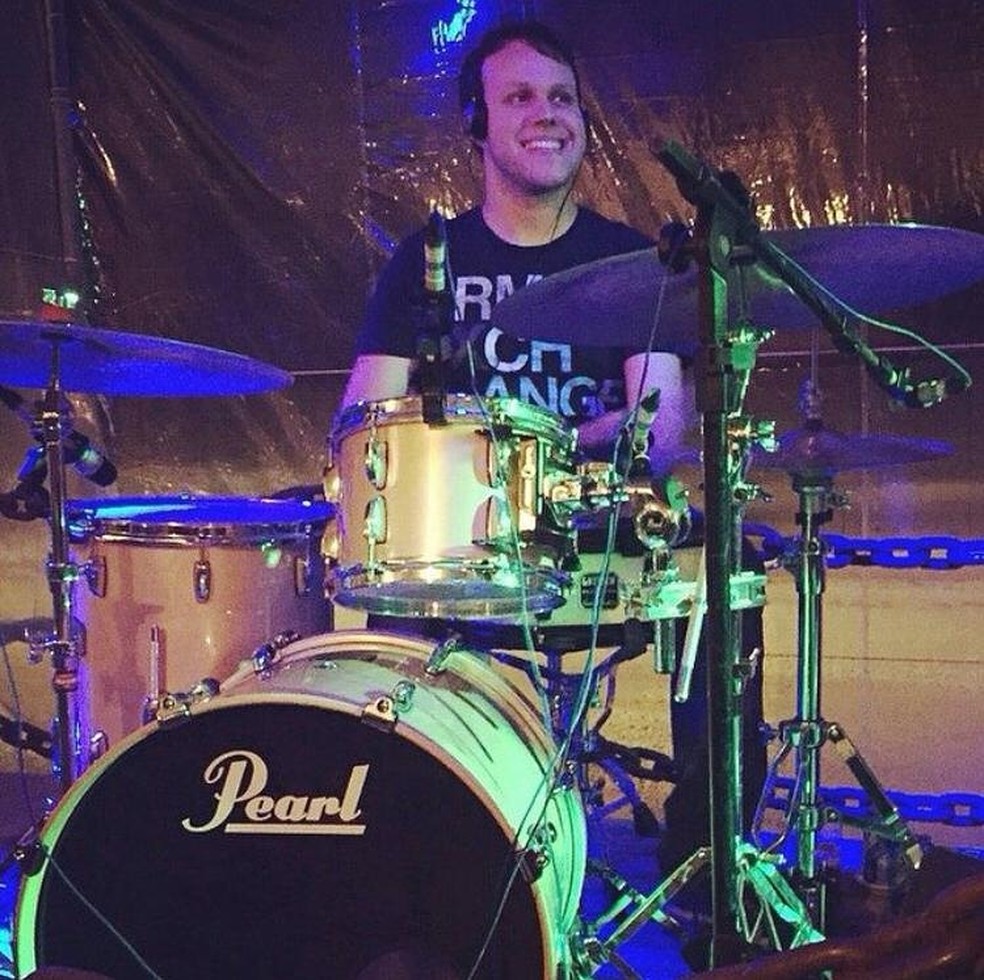 Um dos mortos é o baterista alagoano Eduardo Henrique Athayde, o Dudu Atahyde — Foto: Arquivo pessoal