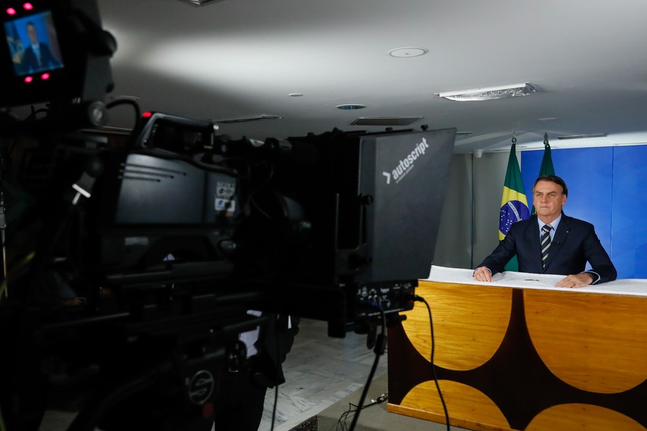 O presidente Jair Bolsonaro, durante gravação de pronunciamento