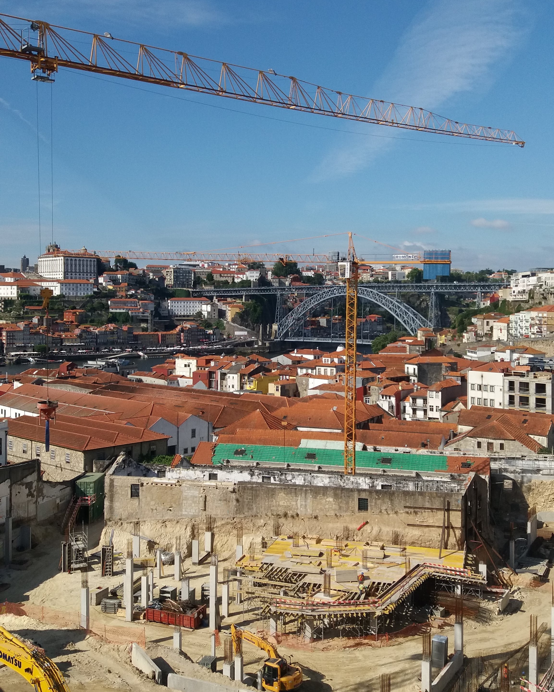 Canteiro de obra no Porto, cenário comum nas cidades de Portugal (foto de arquivo)