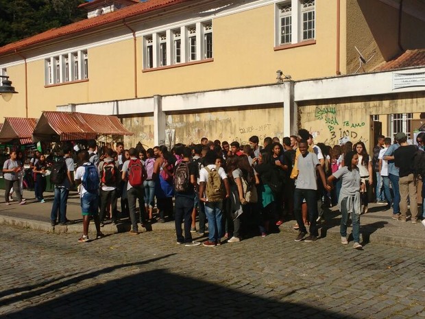 Estudantes ocupam a unidade educacional (Foto: Divulgação)