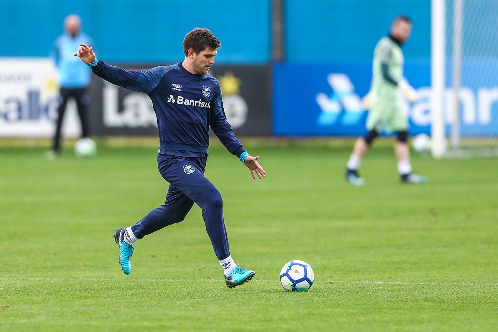 Grêmio rejeita nova proposta do Cagliari, da Itália, por Kannemann