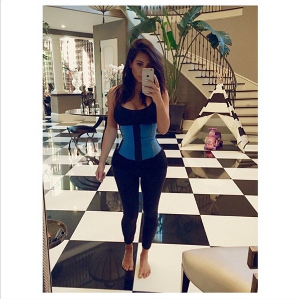 Kim Kardashian exibindo sua ótima forma (Foto: Reprodução / Instagram)