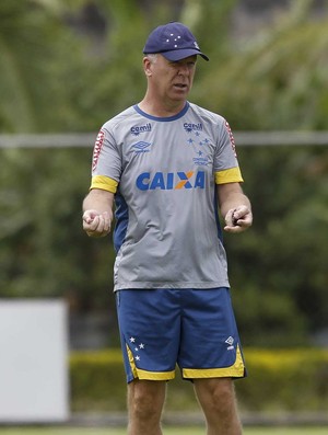 Avaliação de Elenco ás portas do final do ano, esta descartada, segundo Técnico Mano