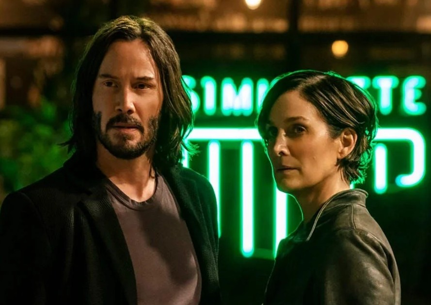 Keanu Reeves e Carrie-Anne Moss em cena de Matrix Resurrections (2021) (Foto: Reprodução)