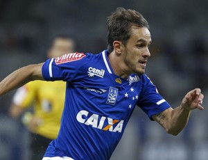 De olho na tabela e para manter a boa fase, Cruzeiro recebe a Chapecoense