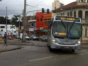 Ônibus voltam a circular em Sorocaba após protesto em apoio ao governo Dilma (Foto: Moisés Soares / TV TEM)