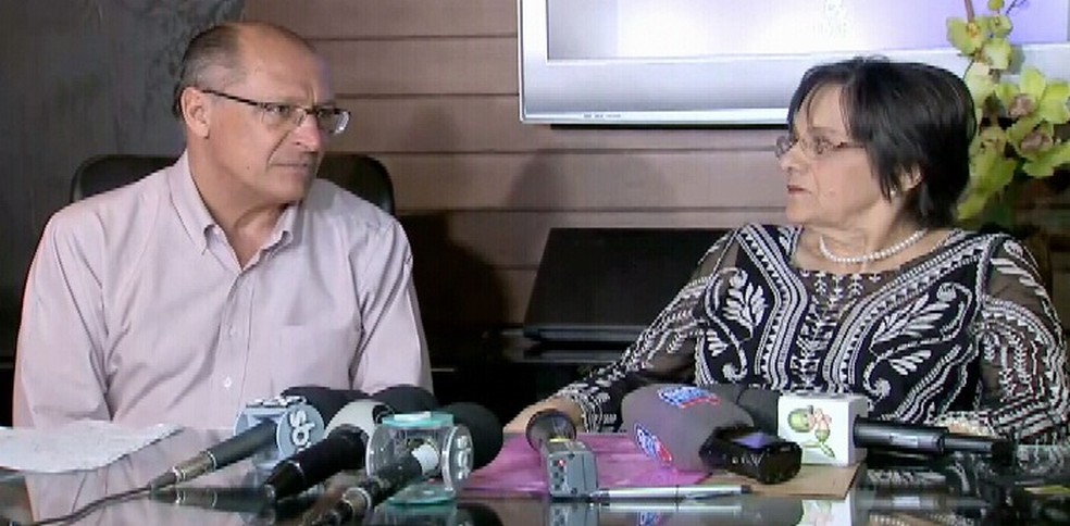 Geraldo Alckmin (PSDB) durante visita à ativista Maria da Penha em Fortaleza (Foto: Reprodução/TV Verdes Mares)