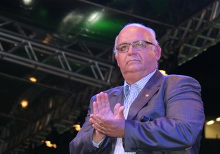 OFF- Presidente do Grêmio vai à CBF na 2ª para levar ideia de volta do mata-mata