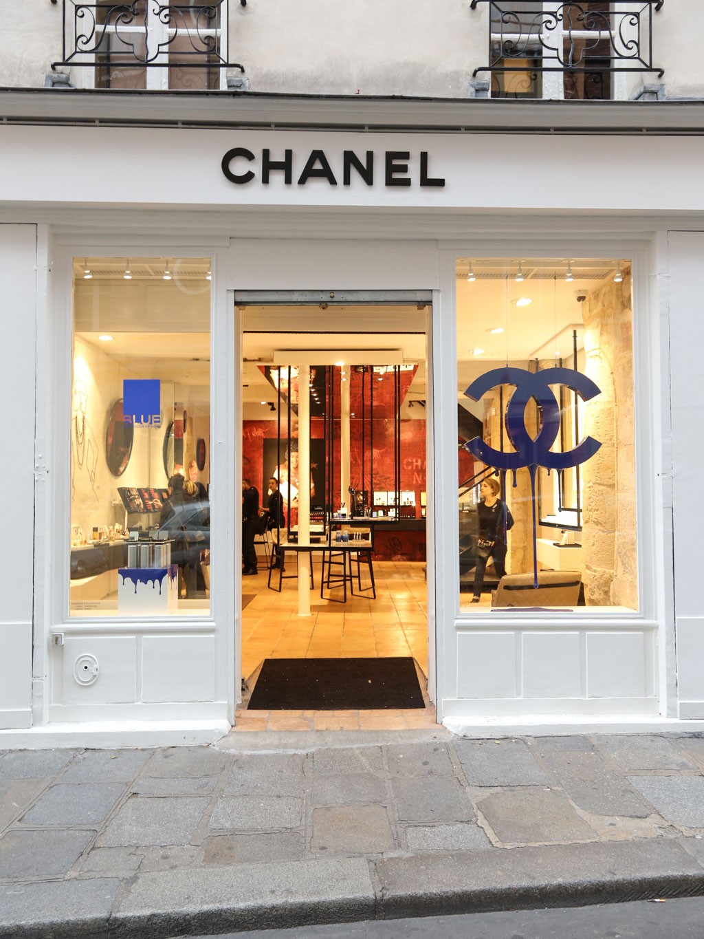 Fachada da loja de beleza da Chanel (Foto: Reprodução/WWD)