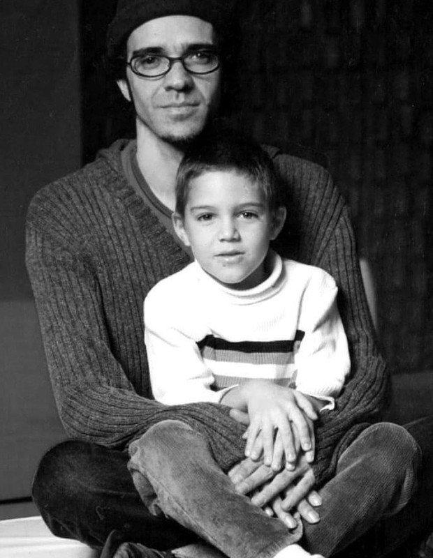 Paulinho Moska com Tom Karabachian na infância (Foto: Reprodução/Instagram)