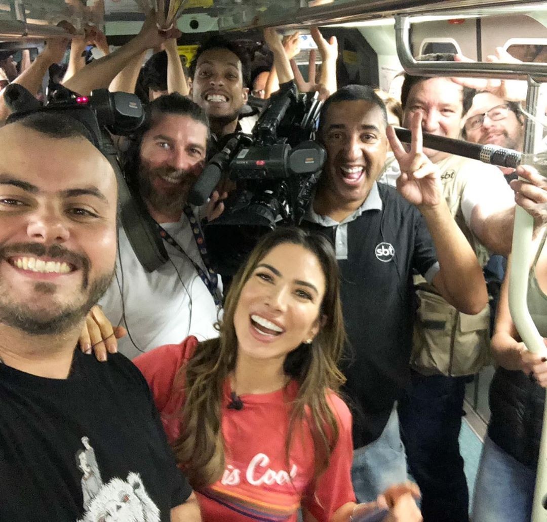 Patrícia Abravanel pega metrô lotado (Foto: Reprodução/Instagram)