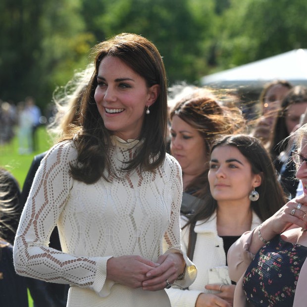 Detalhes do vestido branco de Kate Middleton (Foto: Getty Images)