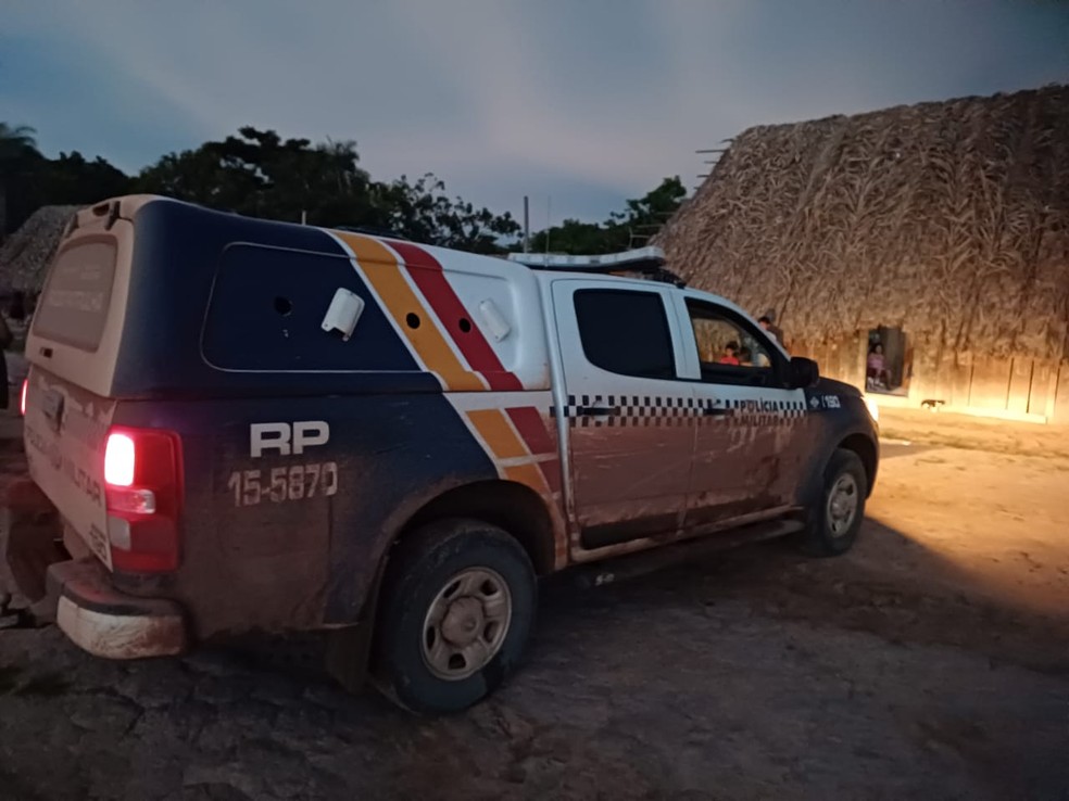 PM vai até aldeia para levantar informações sobre a criança que morreu afogada — Foto: Cedida