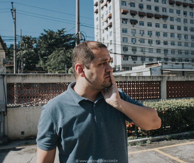 O pai de Arthur, que tinha ido buscar o carro para ir ao hospital, voltou correndo para ver o nascimento (Foto: Graziele Pereira/Um Novo Olhar)