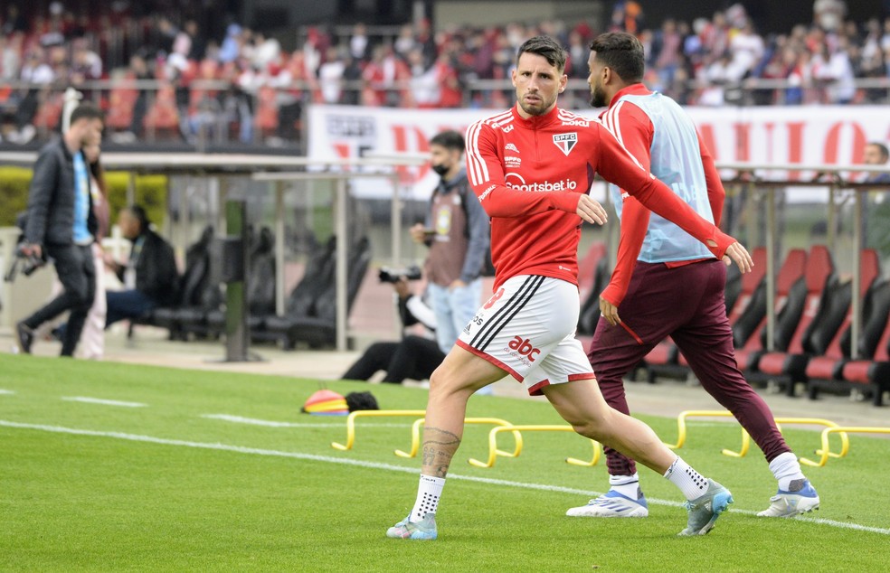 Calleri antes de São Paulo x Corinthians — Foto: Marcos Ribolli