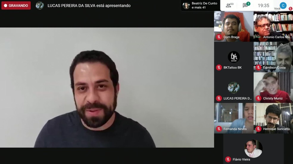 Guilherme Boulos (PSOL) agradece apoio do PCB à candidatura dele para prefeito da cidade de São Paulo. — Foto: Reprodução