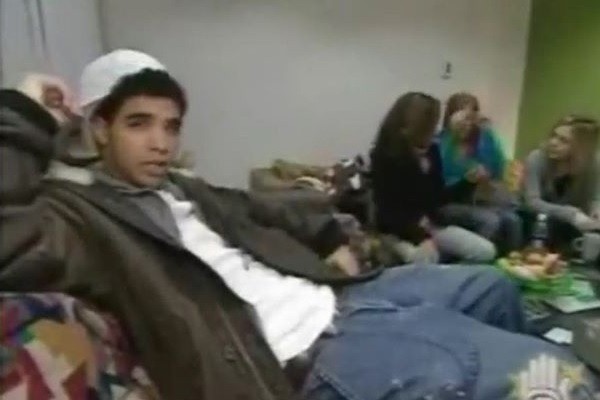 Drake em cena na série adolescente Degrassi: The Next Generation, no começo dos anos 2000 (Foto: Instagram)