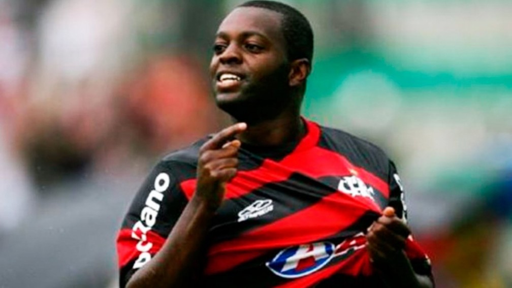 Zé Roberto comemora gol sobre o Corinthians que deu a liderança ao Flamengo — Foto: Reprodução