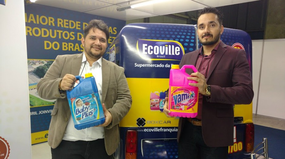 Leandro e Leonardo Castelo, da Ecoville, franquia de produtos de limpeza (Foto: Adriano Lira)