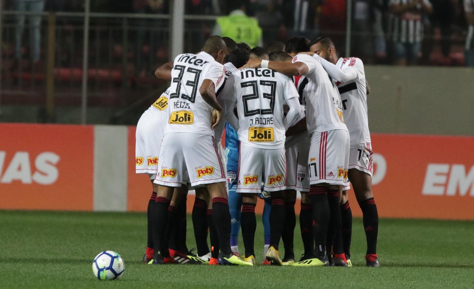 Análise: boas atuações em tropeços servem de apoio ao São Paulo na busca pela retomada da liderança