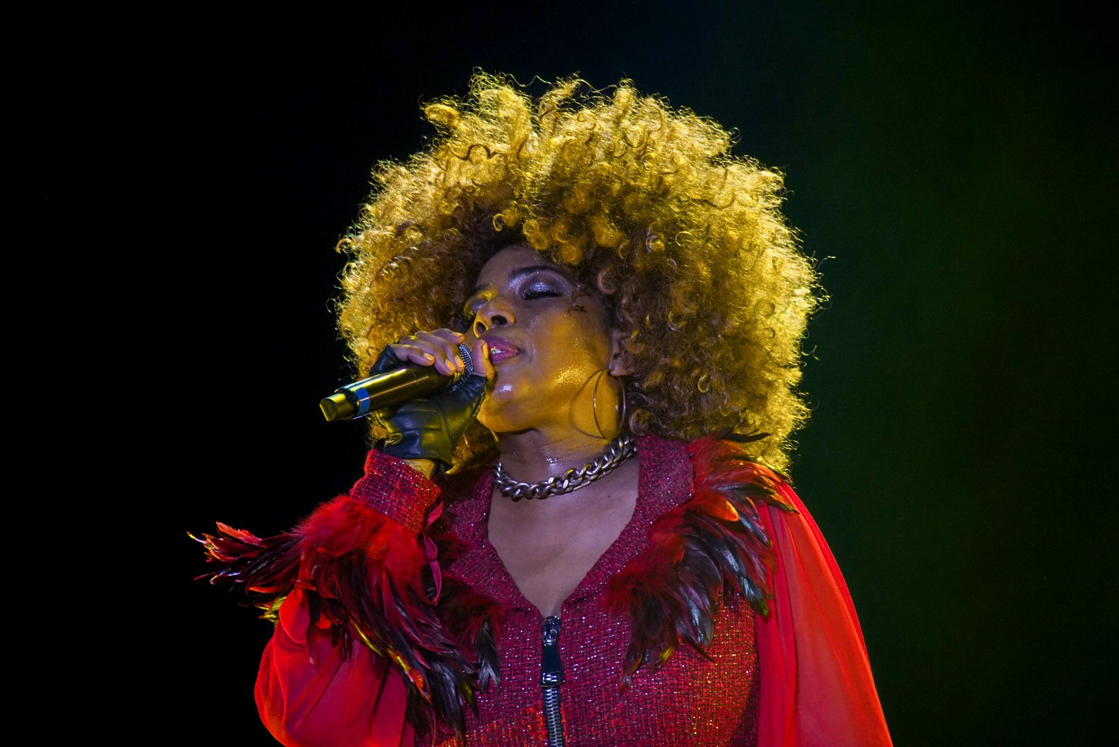 Macy Gray homenageia Elza Soares, canta Radiohead e entrega tudo (até a peruca) no Rock in Rio