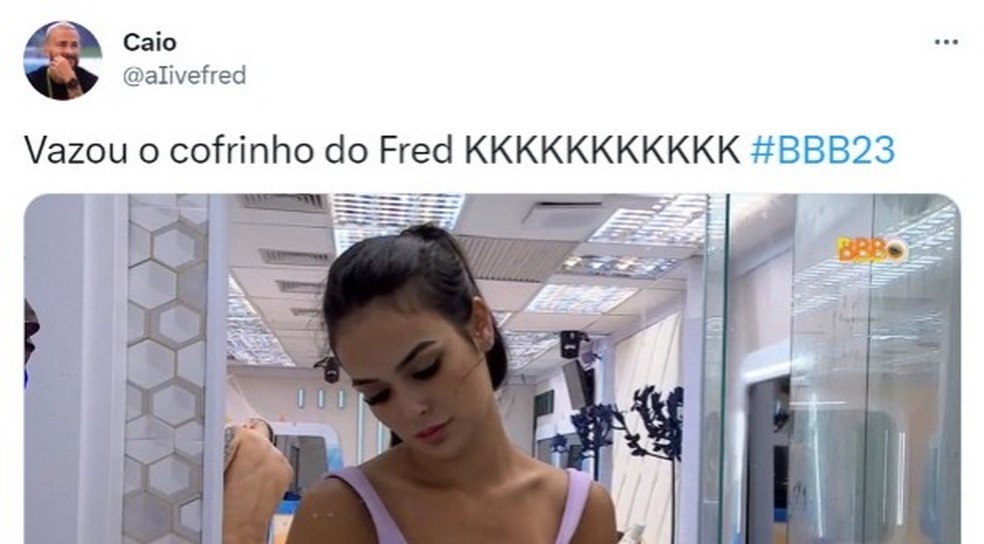 Larissa vendo o cofrinho do Fred no BBB 23 — Foto: Reprodução/Twitter