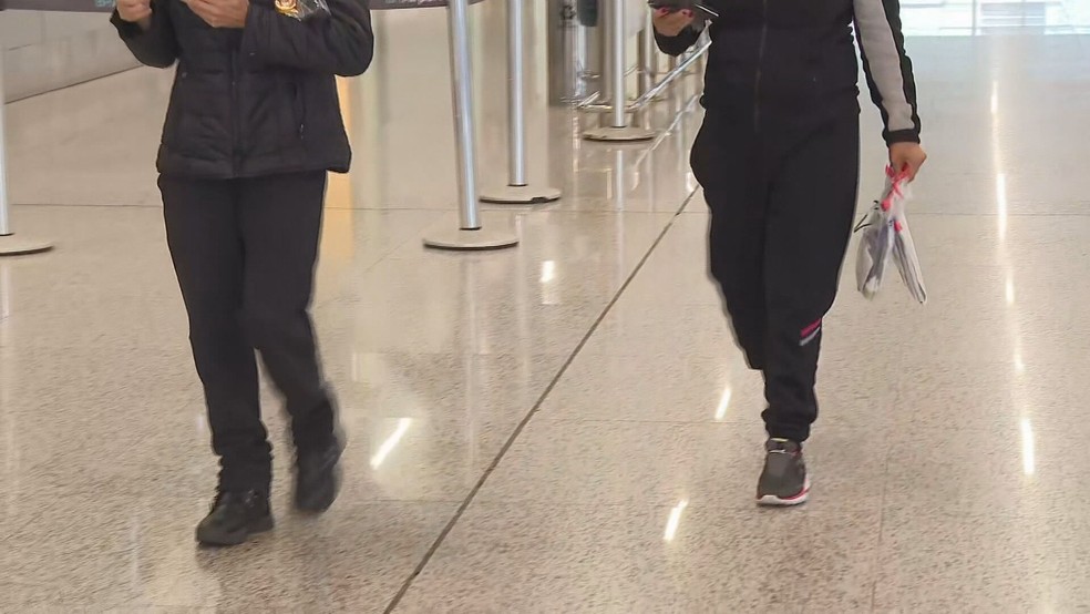 Este  o terceiro voo com deportados dos Estados Unidos com destino a MG  Foto: Reproduo/TV Globo