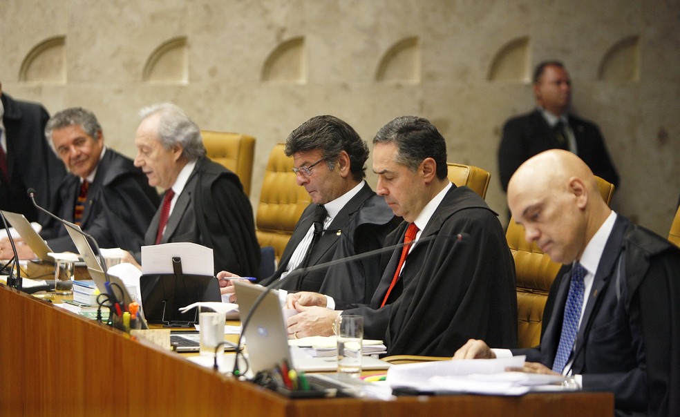 Ministros do STF durante julgamento que analisa doação de sangue por homossexuais (Foto: Rosinei Coutinho, STF)
