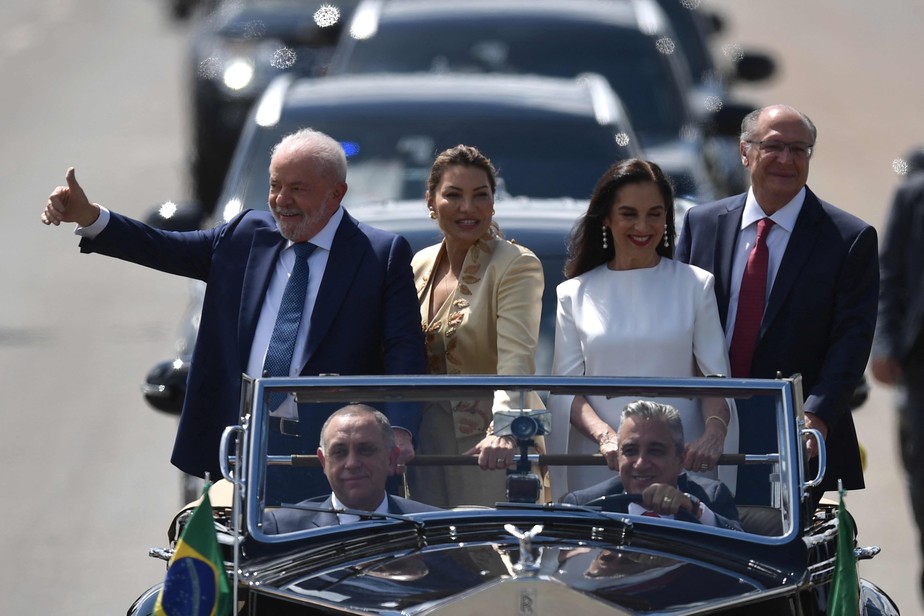 Lula, Janja, Alckmin e Lu em Rolls Royce presidencial