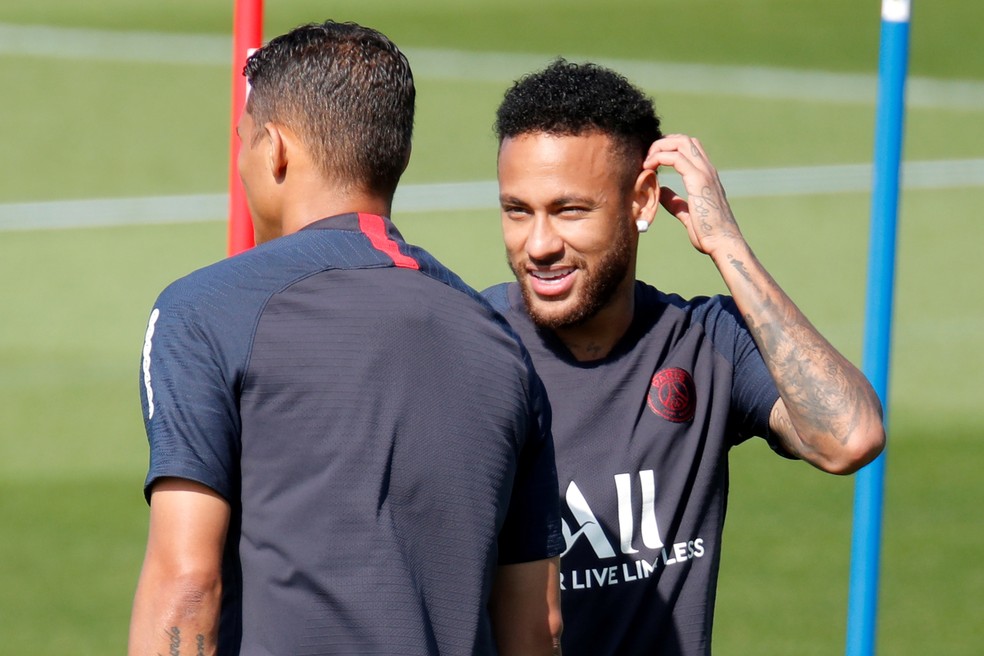 Neymar durante treinamento do PSG — Foto: REUTERS/Charles Platiau