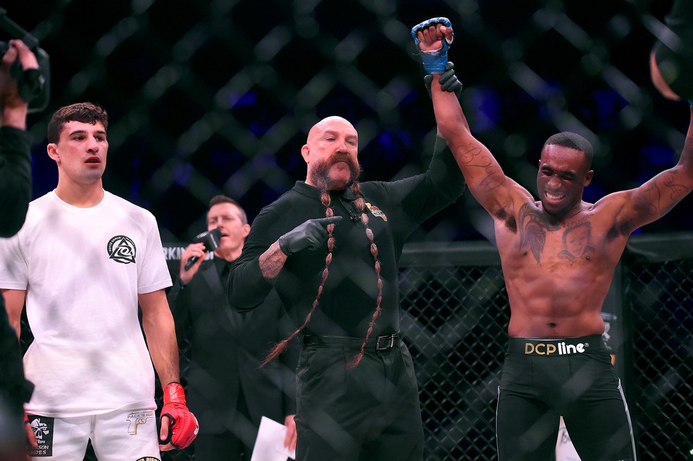 Khonry Gracie é derrotado por Devon Brock em sua estreia no MMA (Foto: Getty Images)