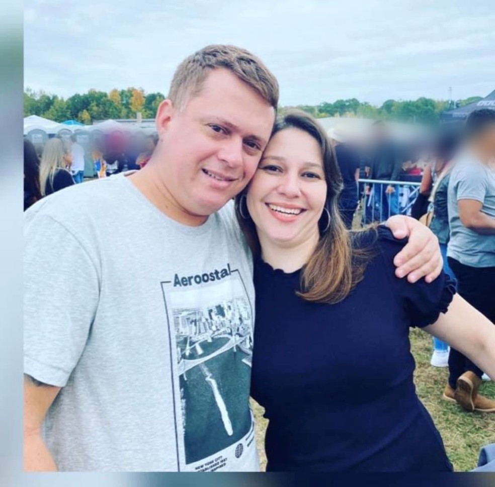 Aline de Lima Ferreira Castro, de 38 anos e Luiz Castro Júnior, de 44. — Foto: Facebook/Reprodução