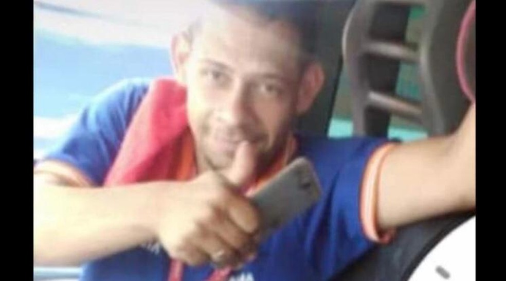 José Roberto Santos da Silva, o Bebeto, era auxiliar do motorista do ônibus de Alagoas que caiu de um viaduto em Minas Gerais — Foto: Reprodução